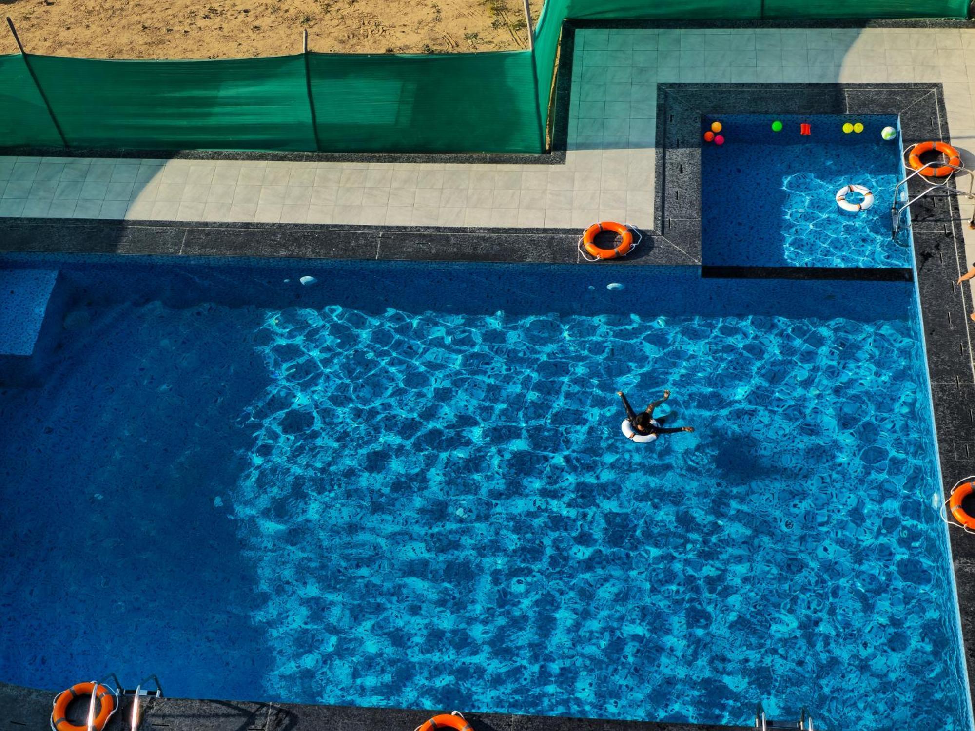 The Scenic Unity Hotell Garudeshwar Exteriör bild
